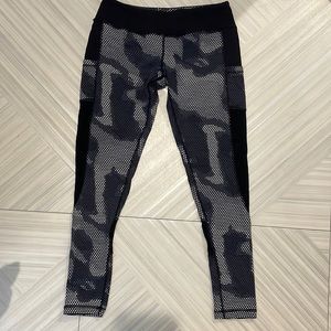 Lululemon leggings with pockets